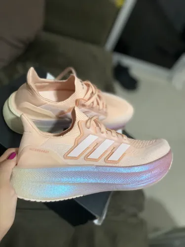 Tênis Adidas 