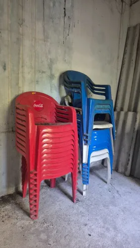 Mesas e cadeiras