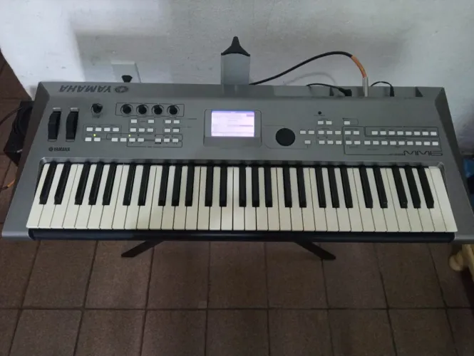 Sintetizador Yamaha Mm6
