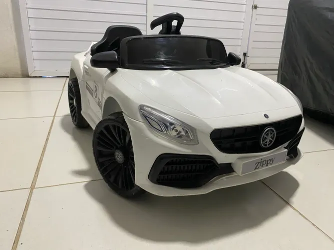 Carro elétrico infantil
