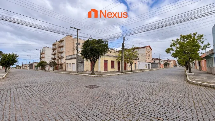 Terreno de esquina à venda  Rua João Pessoa, nº 171, esquina com a Rua Almirant