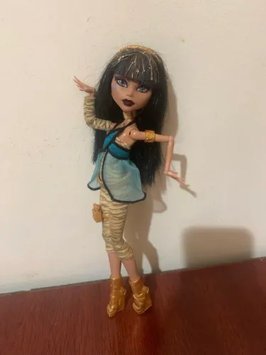 boneca monster high cleo de nile básica