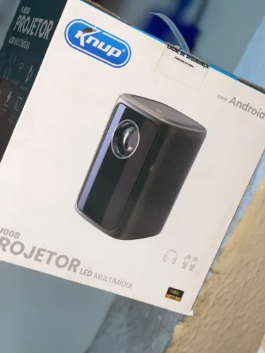 Projetor KNUP som integrado full hd 2300 lumens