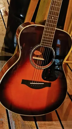 Violão Yamaha LS6 sunbuster com LRbaggs element bronze VTC