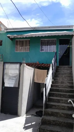 Sobrado - Apartamento + duas Kitnets