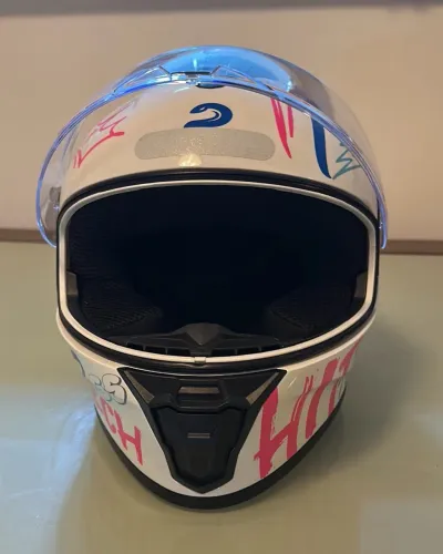Capacete fechado da marca Race tech Seminovo tamanho 56 viseira transparente