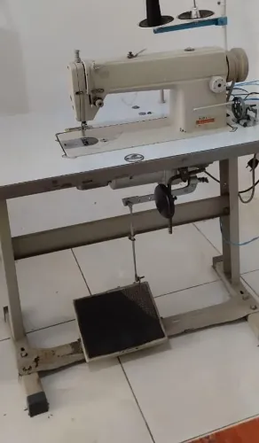Máquina reta industrial 