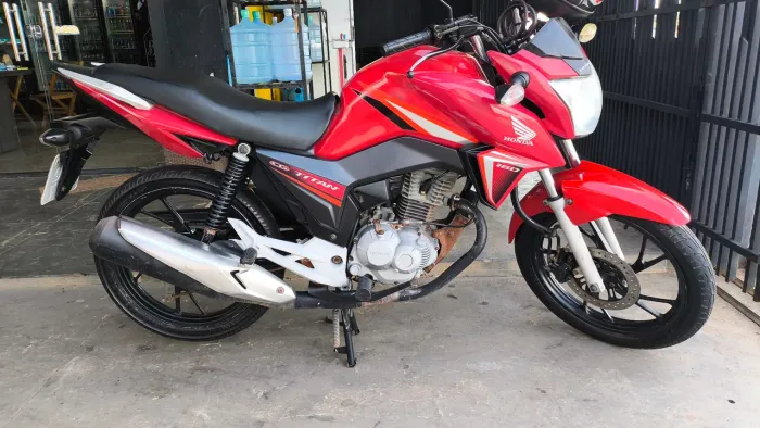 Titan 160 pouco rodada