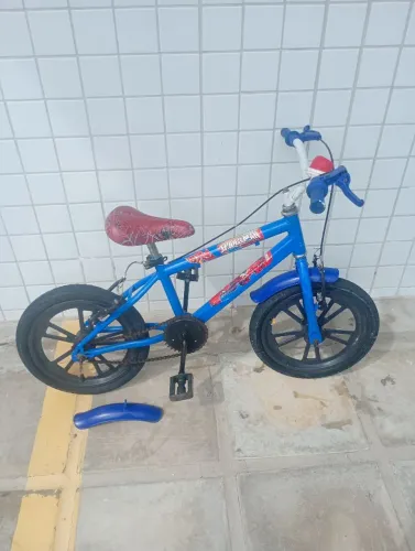 Vendo bicicleta aro 16   (obs: está com defeito, pneu traseiro e freio precisa trocar)