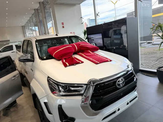 Toyota Hilux CD SRX Plus 4X4 2.8 TDI Die. Aut. 2026