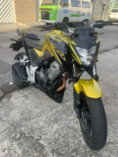 Honda CB300F 2024 Muito nova ipva 2026 pago
