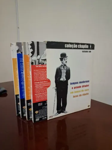 Charles Chaplin Box Completo Bem Novo R$ 140 Buscar