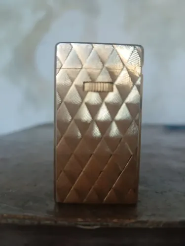 Esqueiro CANASTA ZAIMA dos anos 70 banhado a Ouro 