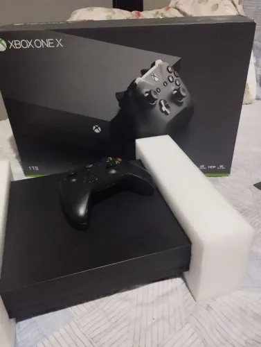Xbox one x. 1TB
