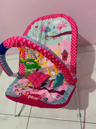 Cadeira de balanço infantil