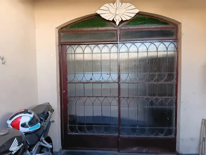 Casa com um quarteto para alugar para temporada. Próximo ao Pátio de Matosinhos.