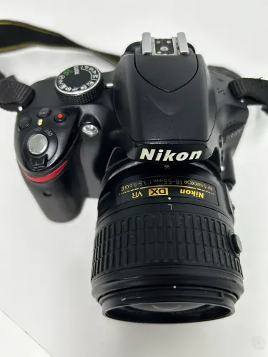 Câmera Nikon D3200, com lente 18-55 seminova