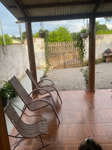 Vende-se uma casa
