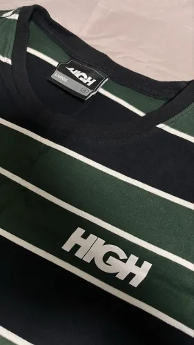 Camiseta Listrada High