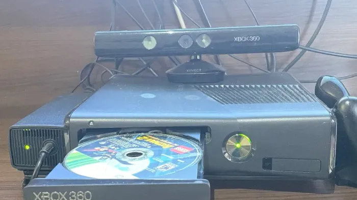 Microsoft XBOX 360 com Vários Games em CD