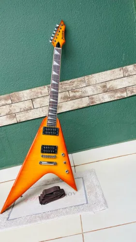 Guitarra FLYING V CLG-45 Sunburst BLINDADA