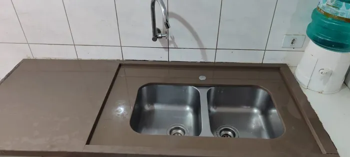 Pia de Cozinha em Granito/Mármore Marrom