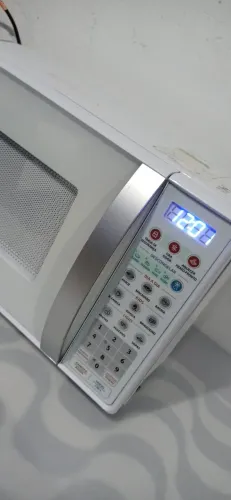 Microondas Eletrolux impecável