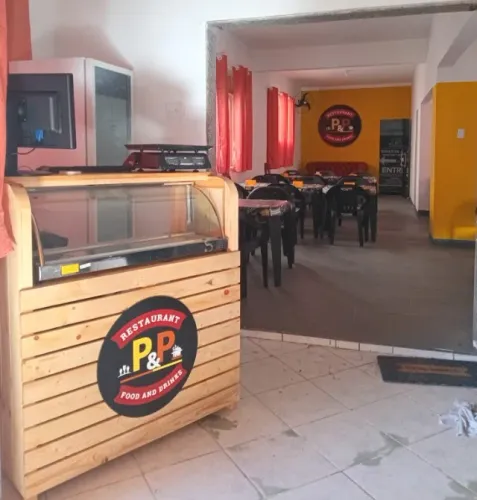 Locação de espaço em Bangu RJ; já funciona restaurante, existe espaço para novos negócios