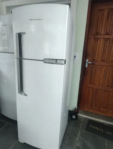 Geladeira Brastemp semi nova 352 litros 127volts funcionando perfeitamente 