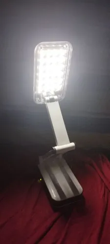 Luminária de mesa articulada recarregável bommax