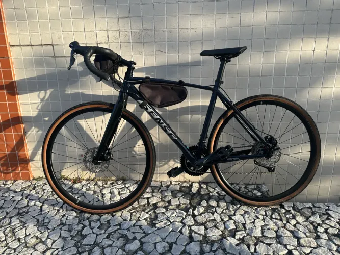 Bicicleta Gravel Sense Versa - Shimano Sora - Praticamente Nova