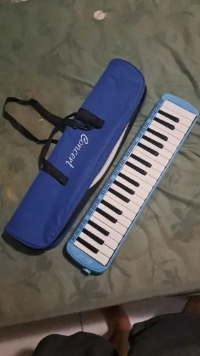 Escaleta Concert ( novíssima, usada por 3 meses apenas)