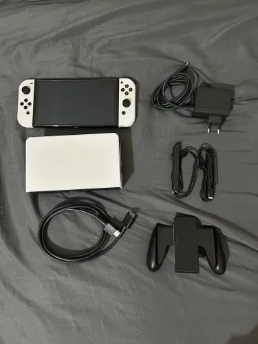 Nintendo Switch OLED 64GB