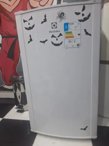 Frigobar semi novo