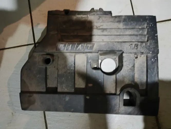 Tampa do motor do Fiat Stilo 1.8