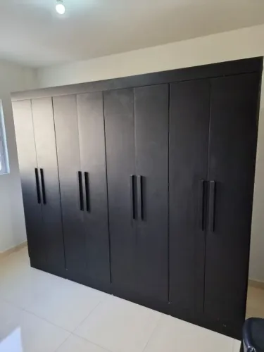 Guarda-Roupa Casal Grande 8 Portas - Excelente Estado
