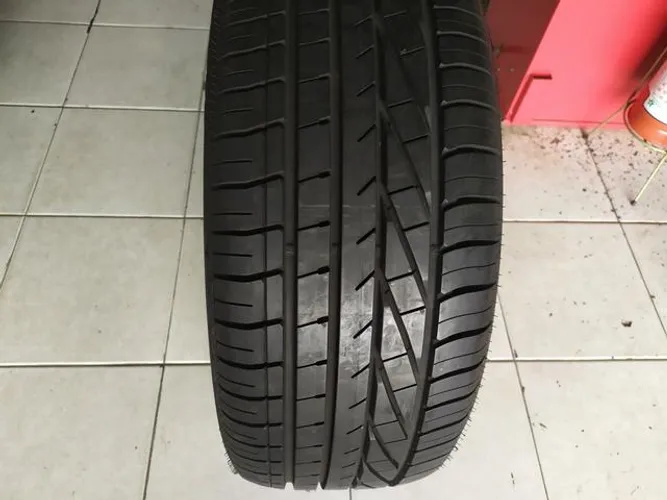 Pneu 235 50 r 18