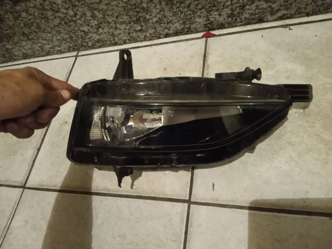 Farol de milha lado direito Volkswagen jetta 2019 