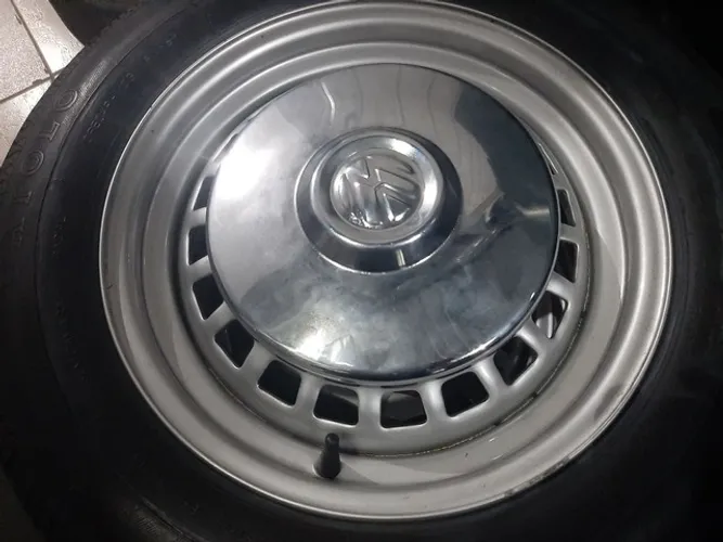 Roda de ferro aro 15 Volkswagen fusca 20 janelas com calota 4x130