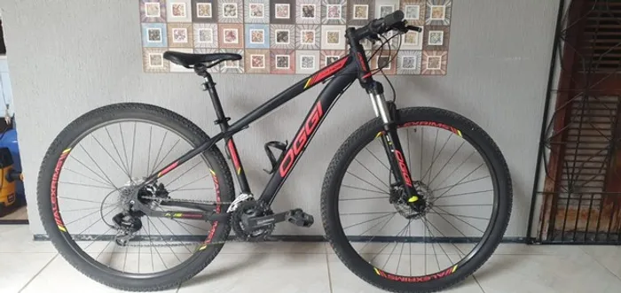 Bike OGGI HDS Preto com Vermelho