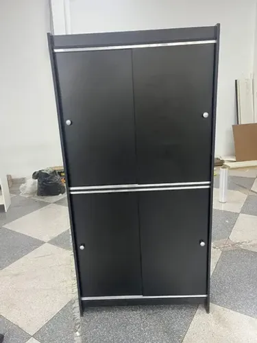 PRATELEIRA C/ PORTAS PRETA MDF 