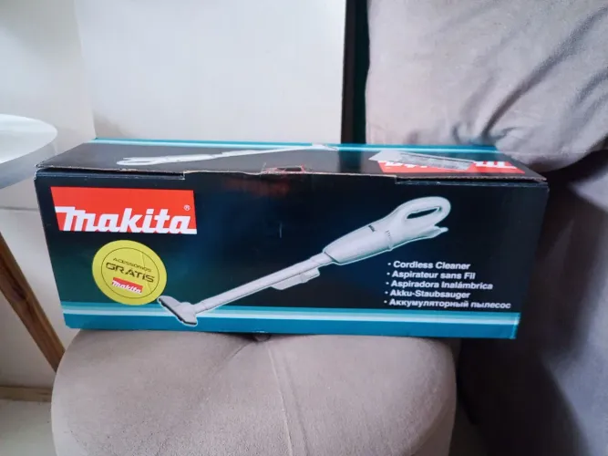 Aspirador de Pó Sem Fio Makita - Novo e completo com bateria e carregador!