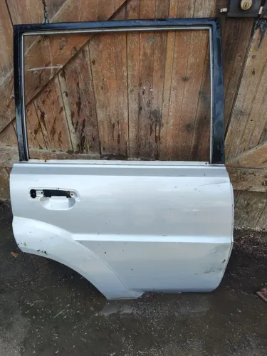 Porta Pajero TR4 2010/2011 2012/2013 2014/2015 2016 traseira