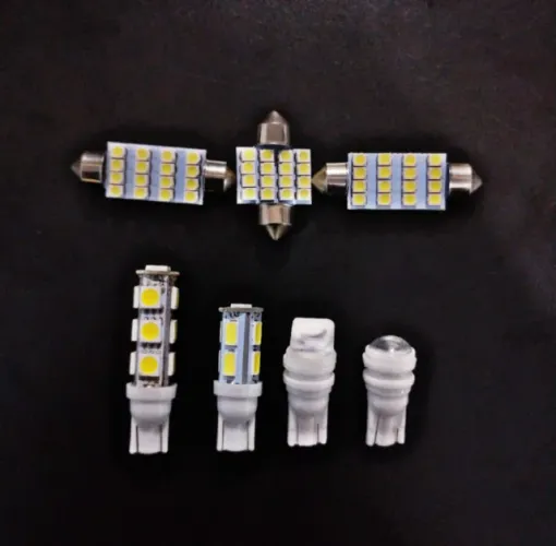 Reposição de Leds T10 para Luz de Posição e Luz de Teto Automotivo