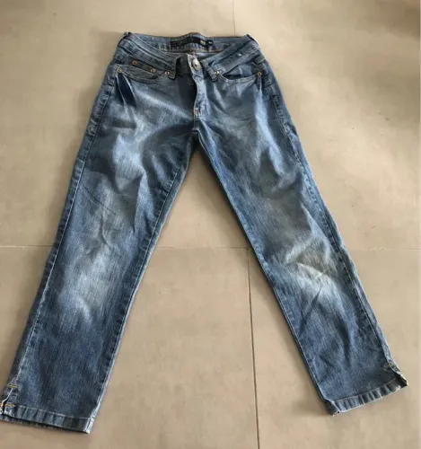 Calças jeans cada 20 reais