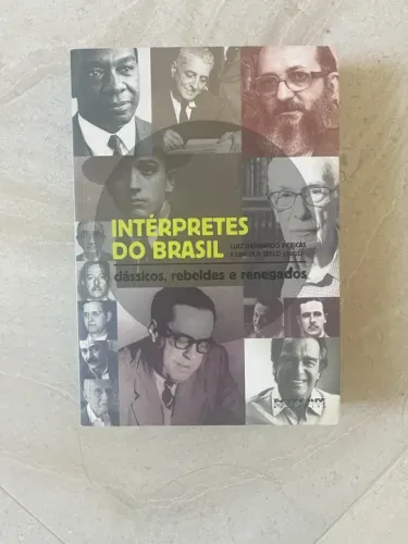 Vendo livro intérpretes do Brasil - Clássicos, rebeldes e renegados.