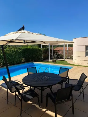 Conjunto de Mesa e Cadeiras para Área Externa - Moderno e Elegante