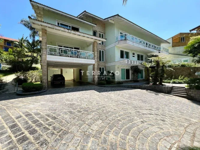Casa em Condomínio à venda, 5 quartos, 4 suítes, 4 vagas, Comary - Teresópolis/RJ