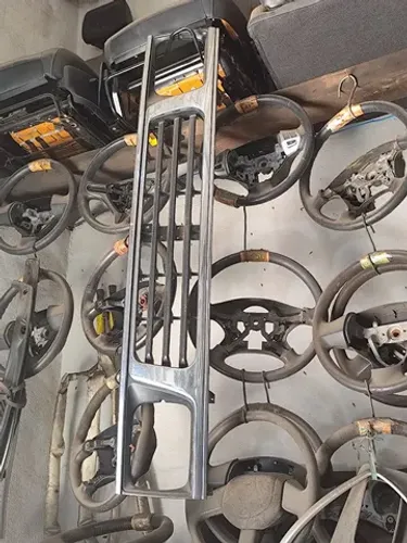 Grade cromada da l200 quadrada 2000/2001/2002