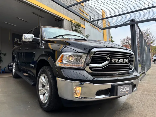 Ram Classic Laramie 5.7 V8 16V Gasolina 4X4 Aut. 2022